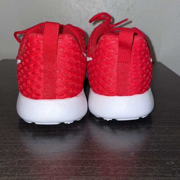 Red Nike Roche - Picture 3 of 5